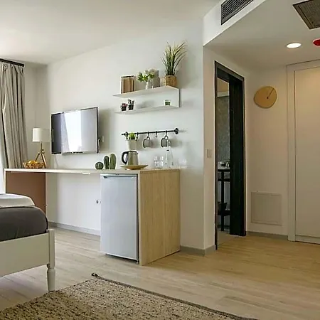 Payava By True Blue Hotel 3*